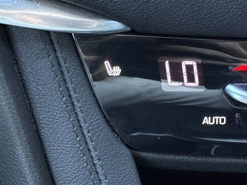 Used 2021 Cadillac XT5 Luxury FWD image 18
