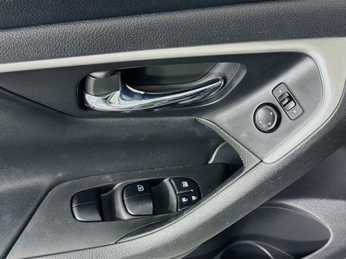 Used 2017 Nissan Altima 2.5 SV image 17