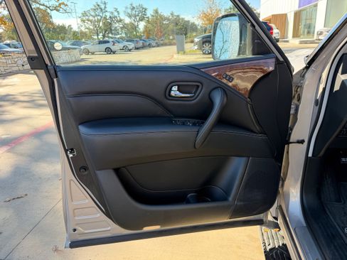 Used 2019 INFINITI QX80 Luxe w/ 22" Wheel Package image 23