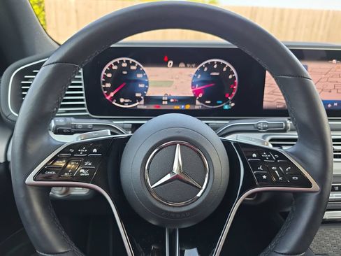 Certified 2025 Mercedes-Benz GLS 450 4MATIC image 21
