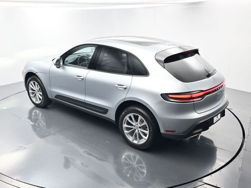 Used 2022 Porsche Macan image 38