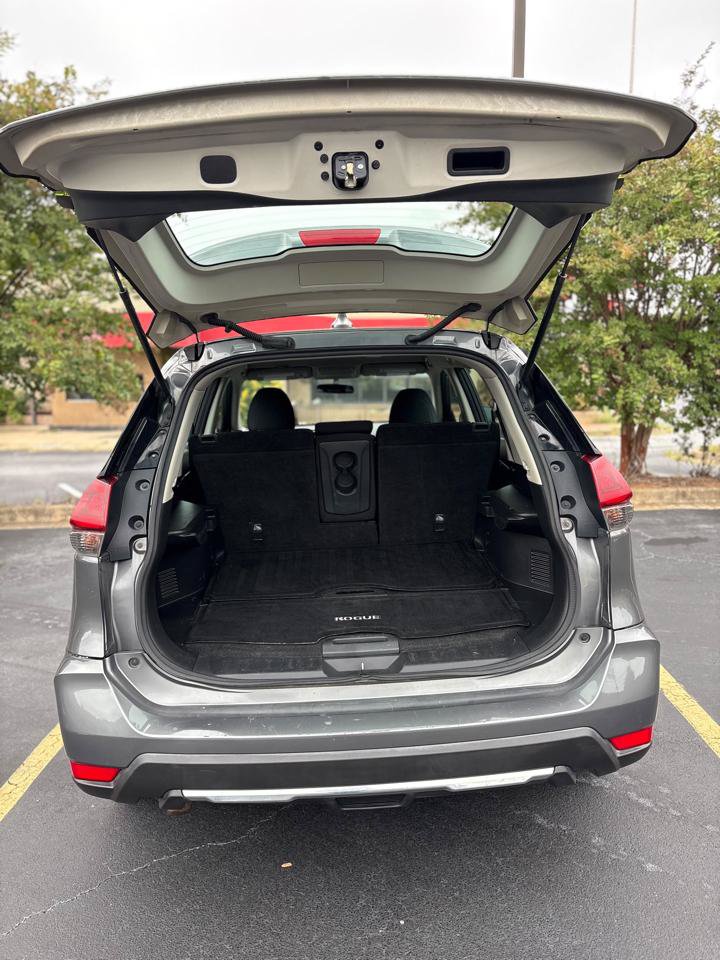 Used 2018 Nissan Rogue S FWD image 19