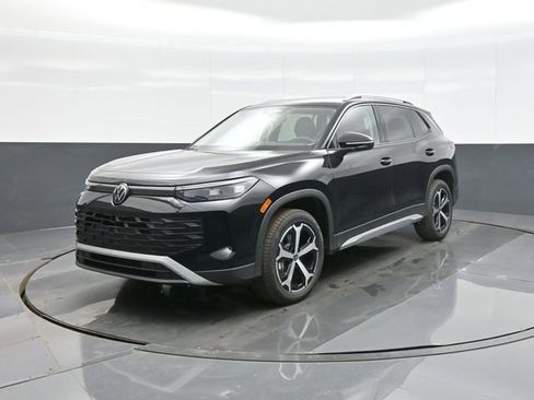 New 2026 Volkswagen Tiguan SE image 3