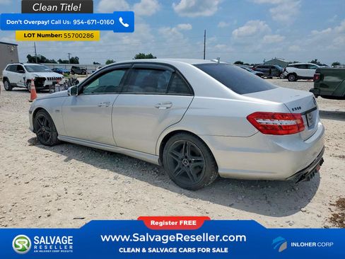 Used 2012 Mercedes-Benz E 550 4MATIC Sedan image 3