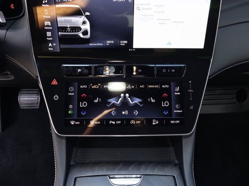 New 2025 Maserati Grecale GT image 24