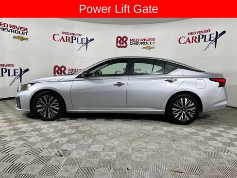 Used 2024 Nissan Altima 2.5 SV image 4