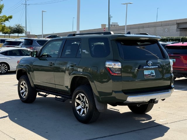 Used 2022 Toyota 4Runner TRD Off-Road AWD/4WD image 9