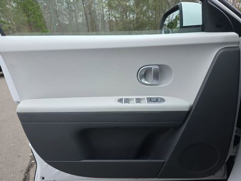 Used 2022 Hyundai Ioniq 5 SE image 37