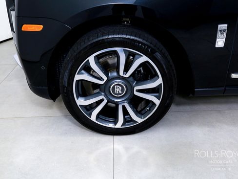 Used 2022 Rolls-Royce Cullinan image 38