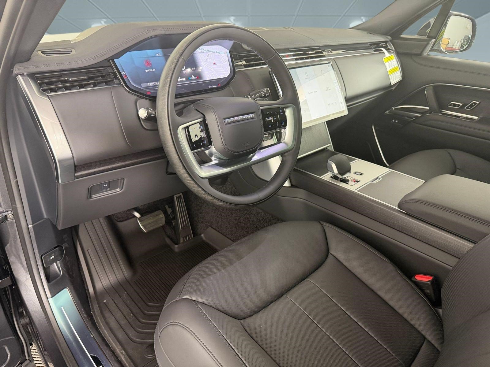 New 2026 Land Rover Range Rover Long Wheelbase SE AWD/4WD image 4