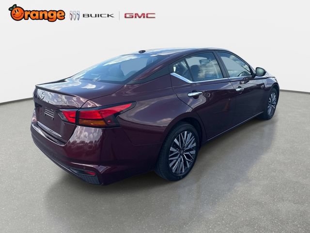 Used 2025 Nissan Altima 2.5 SV FWD image 3