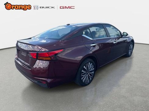 Used 2025 Nissan Altima 2.5 SV FWD image 3