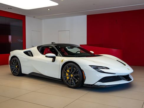 Used 2021 Ferrari SF90 Stradale AWD/4WD image 1