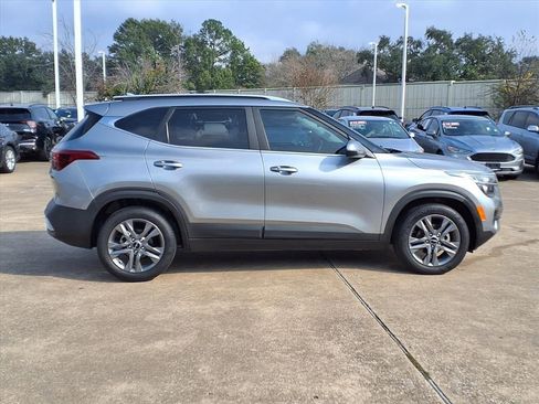 Certified 2023 Kia Seltos S w/ Navigation Package image 28