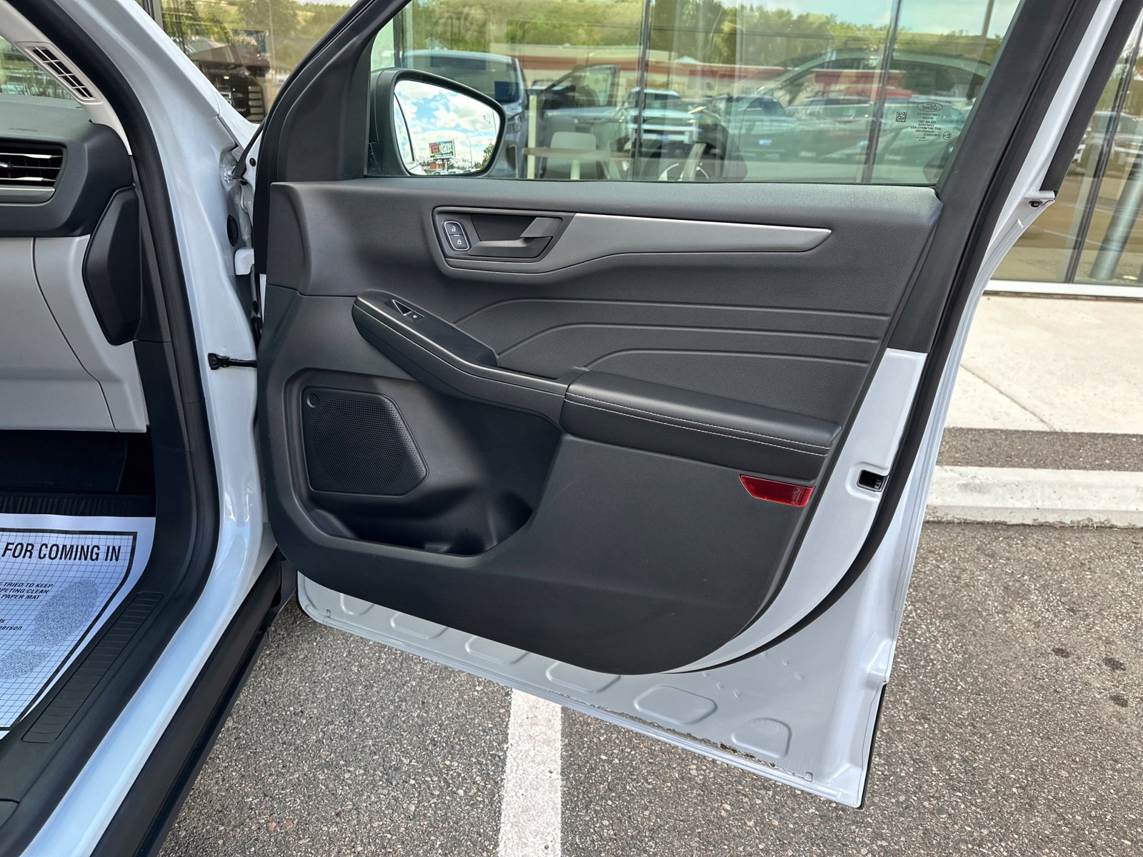 Used 2025 Ford Escape Active AWD/4WD image 41