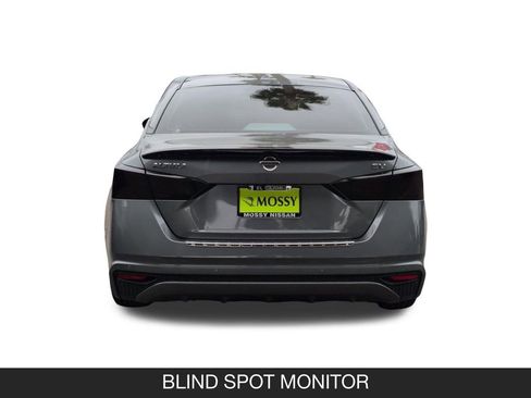 Used 2022 Nissan Altima 2.5 SV FWD image 8