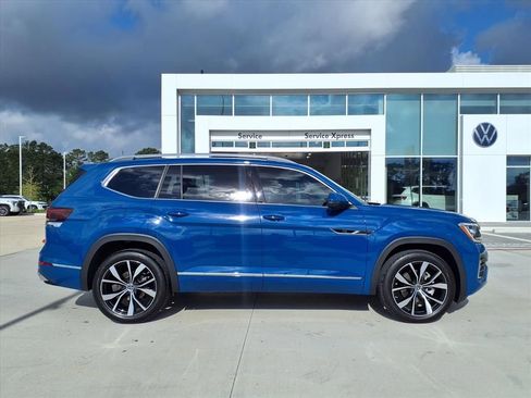 Certified 2025 Volkswagen Atlas SEL Premium R-Line AWD/4WD image 4