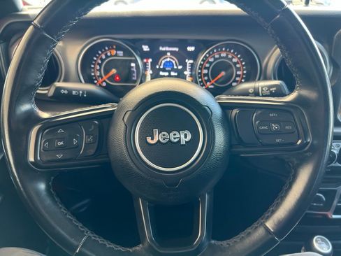 Used 2022 Jeep Gladiator Sport AWD/4WD image 39