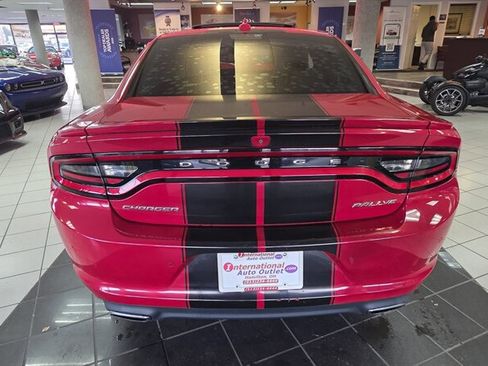 Used 2015 Dodge Charger SXT w/ Plus Group image 7