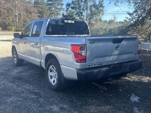 Used 2017 Nissan Titan S image 4