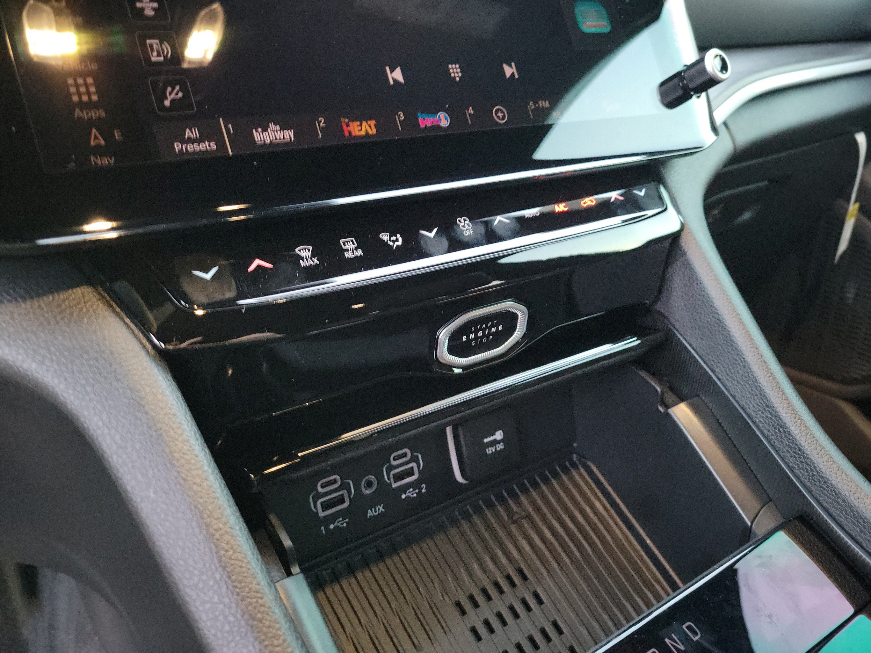New 2027 Jeep Grand Cherokee Limited RWD image 18
