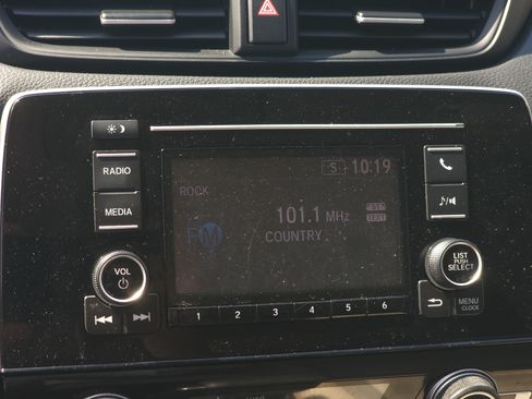 Used 2017 Honda CR-V LX image 19