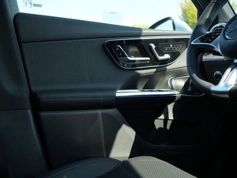 Used 2026 Mercedes-Benz GLC 300 4MATIC image 24