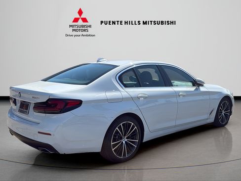 Used 2022 BMW 530i w/ Convenience Package RWD image 5