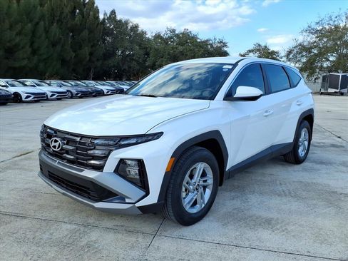 New 2026 Hyundai Tucson SE image 3