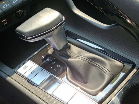 Used 2023 Hyundai Elantra SEL w/ Convenience Package FWD image 14