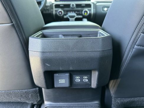 Used 2024 Toyota Tacoma Limited AWD/4WD image 22