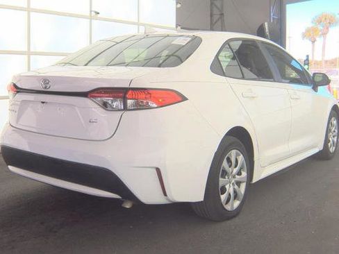 Used 2020 Toyota Corolla LE image 4