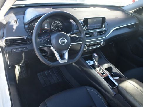 Used 2022 Nissan Altima 2.5 S FWD image 6