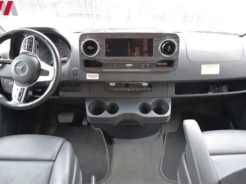 Used 2019 Mercedes-Benz Sprinter 170 image 19