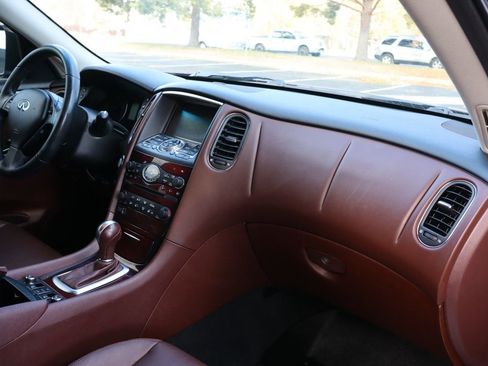 Used 2015 INFINITI QX50 Journey w/ Premium Package image 17