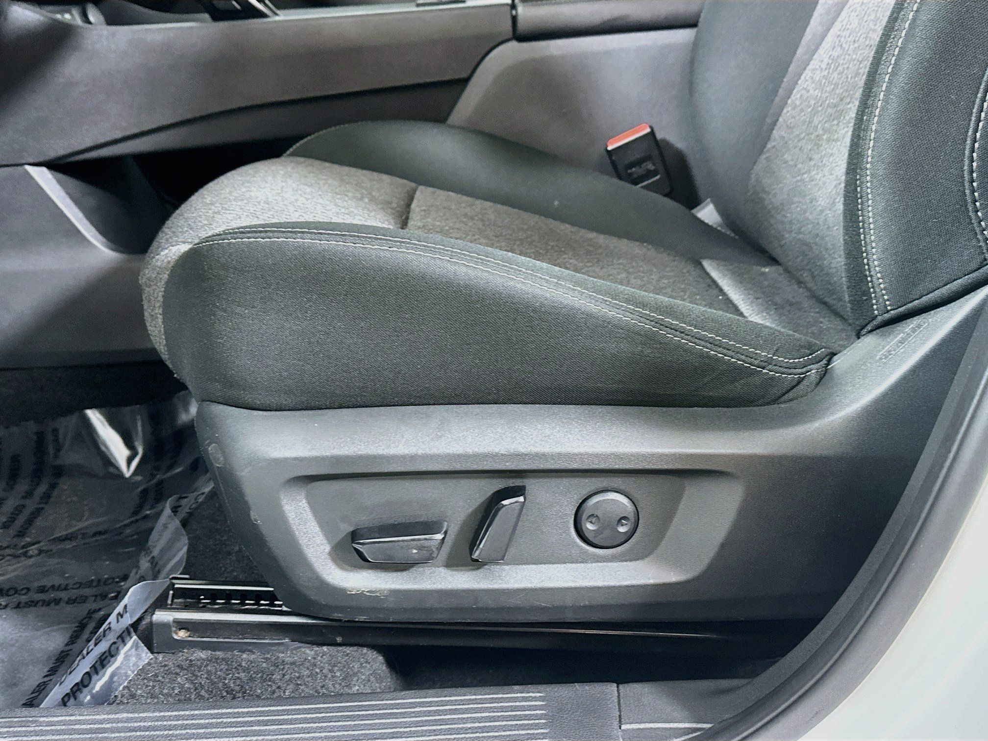Used 2024 Nissan Rogue SV AWD/4WD image 18
