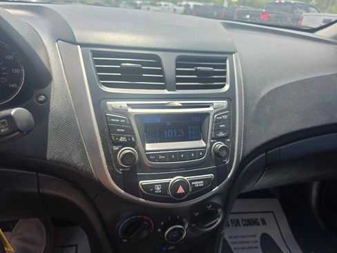 Used 2016 Hyundai Accent SE FWD image 15