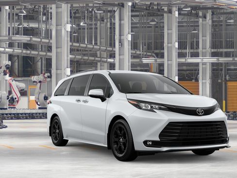 New 2026 Toyota Sienna XLE Woodland Edition AWD/4WD image 15