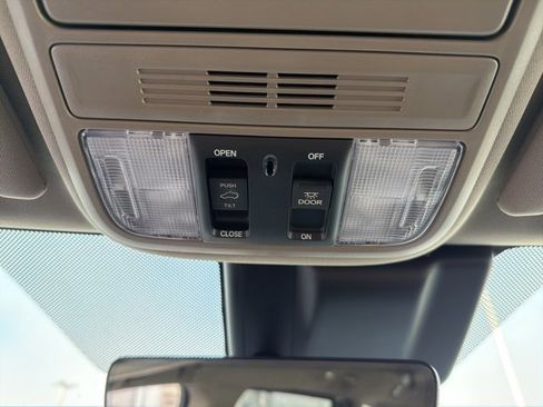 Used 2018 Honda Odyssey EX-L image 24