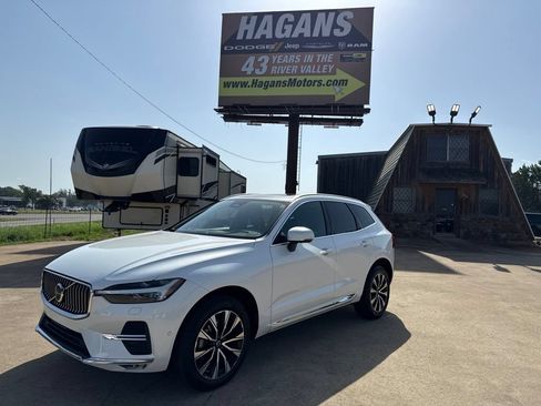 Used 2023 Volvo XC60 B5 Plus FWD image 1