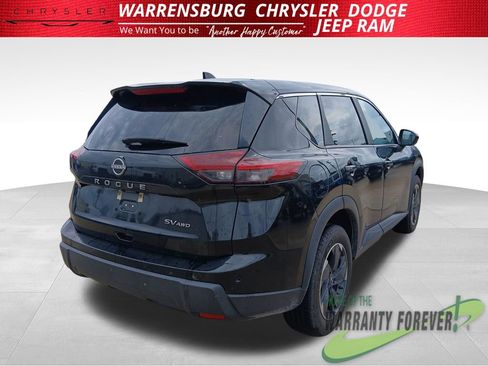 Used 2024 Nissan Rogue SV AWD/4WD image 4