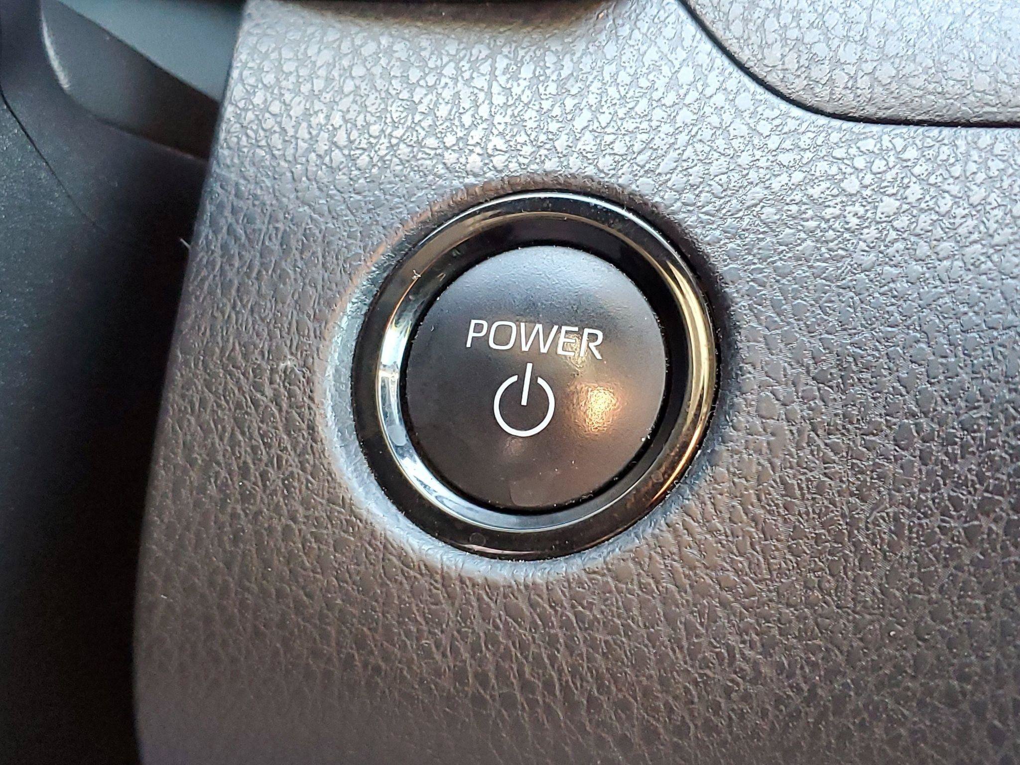 Used 2025 Toyota Camry LE FWD image 12