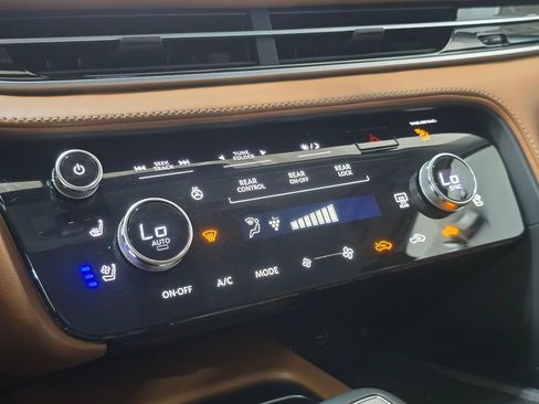Certified 2023 INFINITI QX60 Sensory w/ Vision Package AWD/4WD image 17