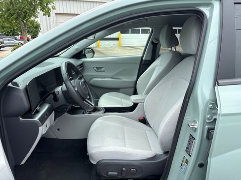 Used 2025 Hyundai Kona SEL FWD image 10