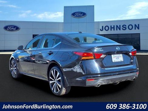 Used 2021 Nissan Altima 2.5 SR w/ SR Premium Package image 5