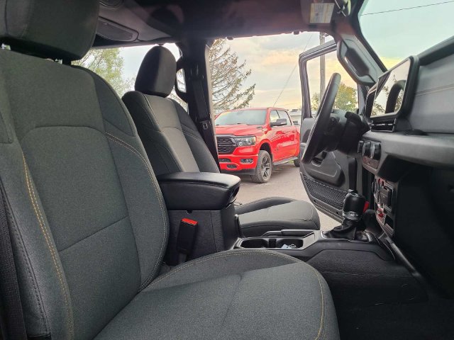 Used 2024 Jeep Wrangler Unlimited AWD/4WD image 20