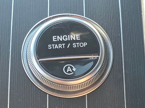 Certified 2023 Mercedes-Benz GLC 300 4MATIC image 33