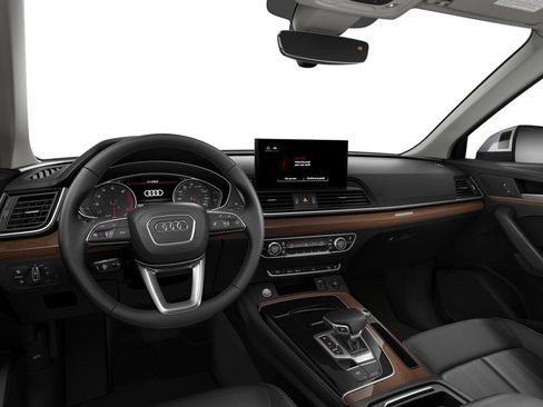 Certified 2023 Audi Q5 2.0T Premium w/ Convenience Package AWD/4WD image 3