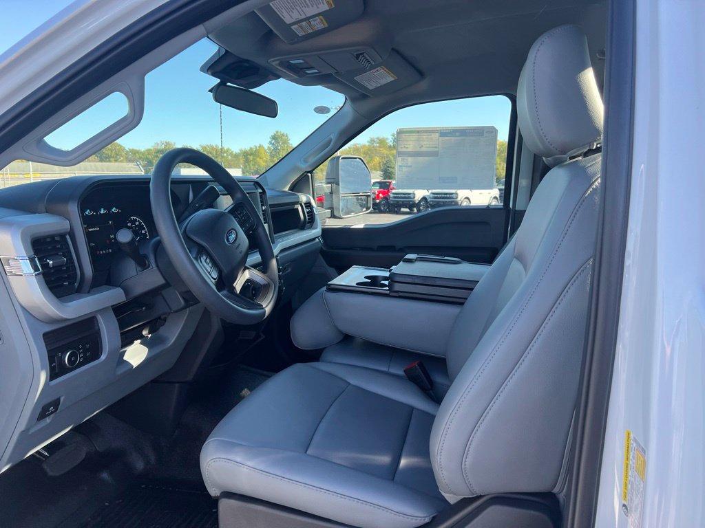 New 2027 Ford F350 XL w/ FX4 Off-Road Package AWD/4WD image 9