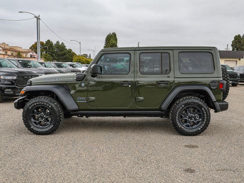 Used 2023 Jeep Wrangler Unlimited w/ Cold Weather Group AWD/4WD image 7